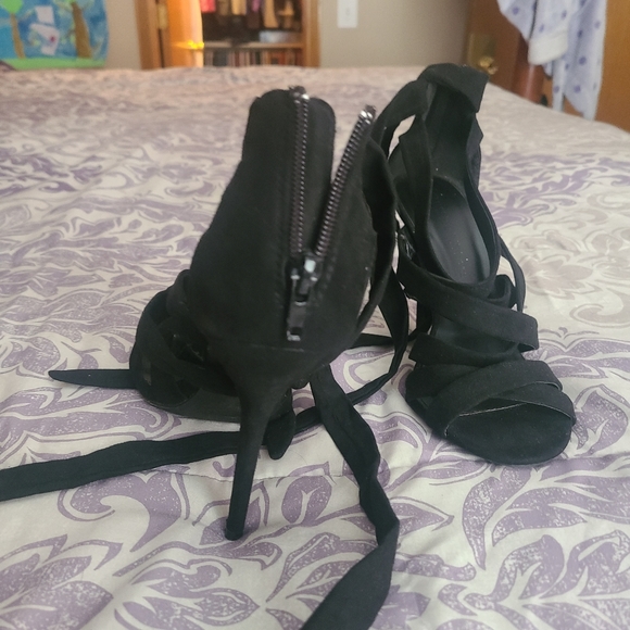 Wild Diva heels - Picture 3 of 9